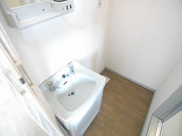Washroom. Separate vanity is still useful!