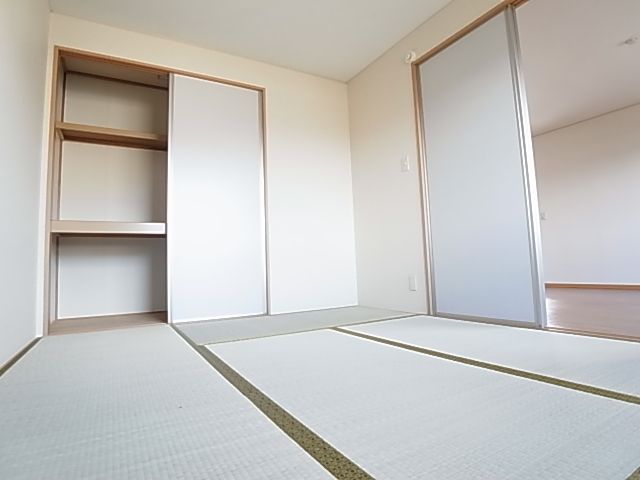 Other room space. It is also equipped housed in a Japanese-style room ☆
