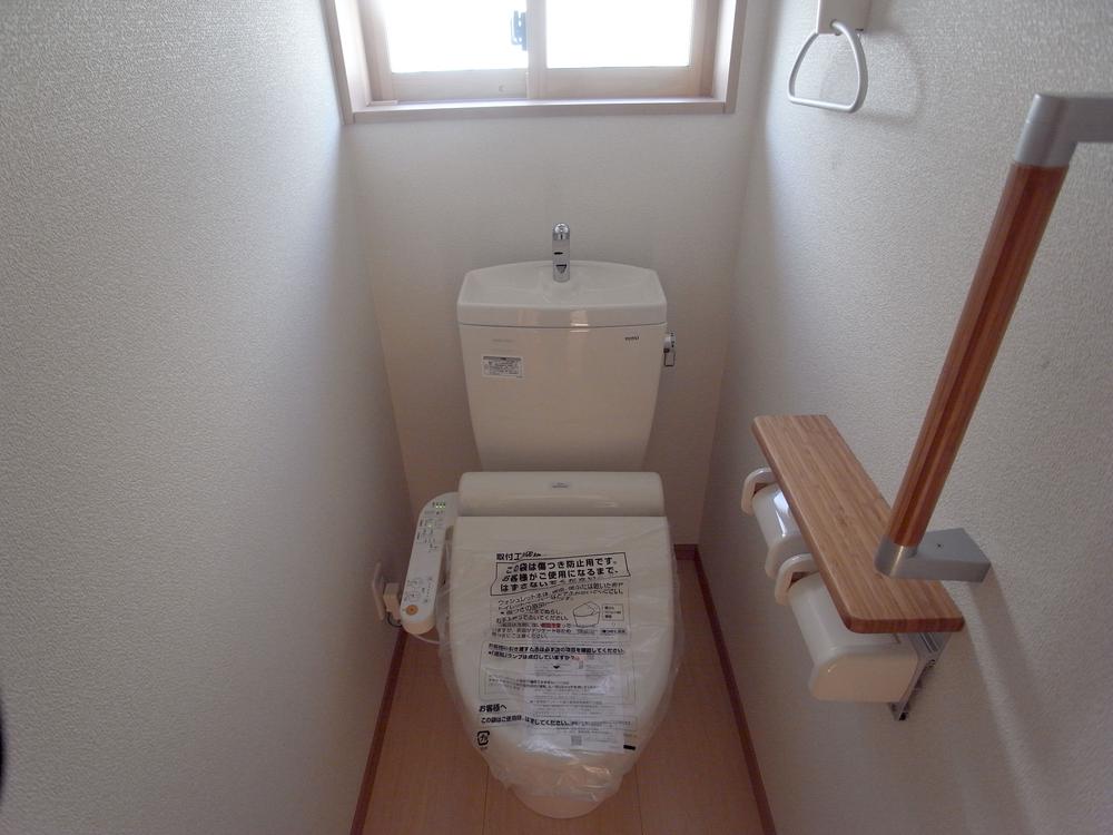 Same specifications photos (Other introspection). Same specifications toilet