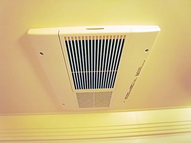 Cooling and heating ・ Air conditioning. Same specification bathroom heating dryer