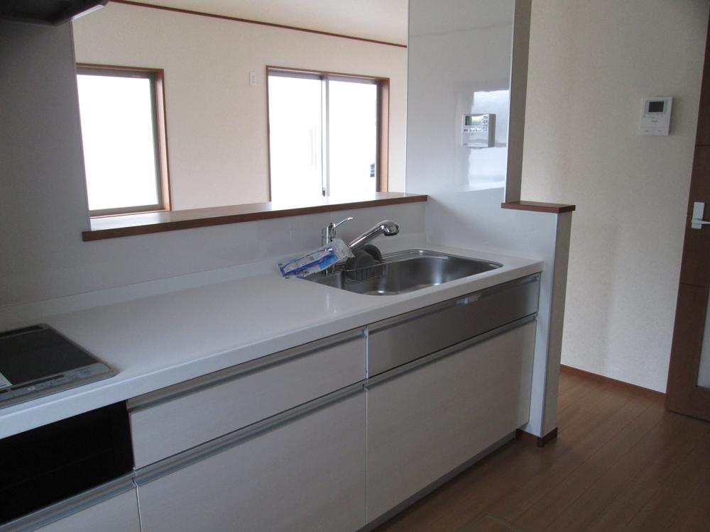 Kitchen. Face-to-face kitchen where you can enjoy a conversation