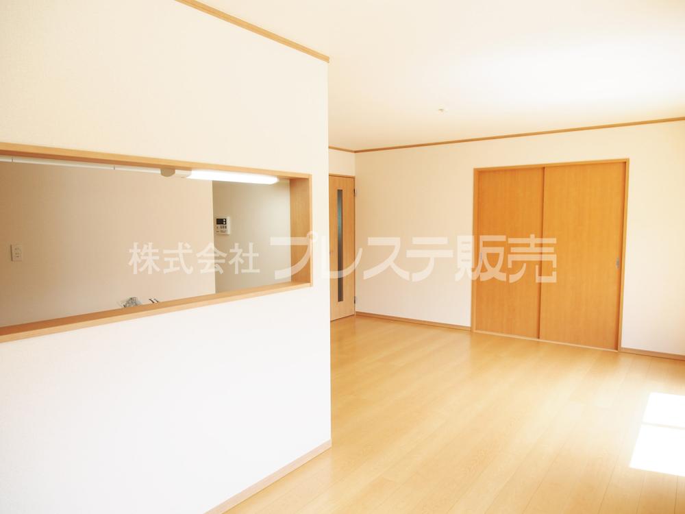 Living. Local photos (living) LDK is spacious 17.5 Pledge