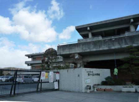 Primary school. Sakuragaoka to elementary school 940m