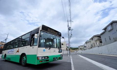 Local photos, including front road. Town in the starting station bus stop "MidoriHikaridai" (Nara Kotsu)