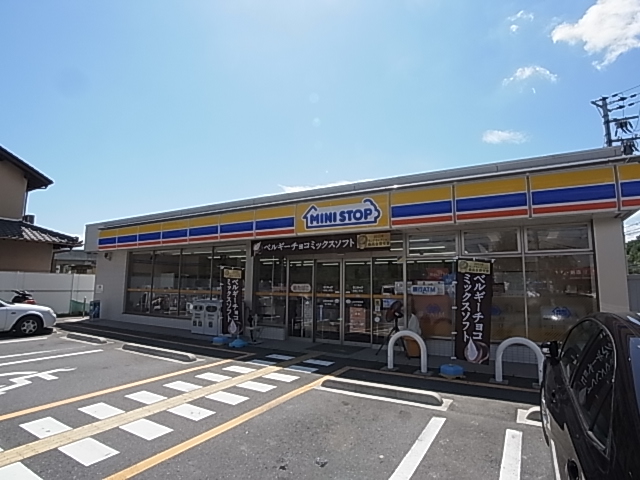 Convenience store. MINISTOP Ikoma Uemachi store (convenience store) to 442m