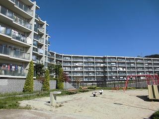 Local appearance photo. Local (11 May 2013) Shooting