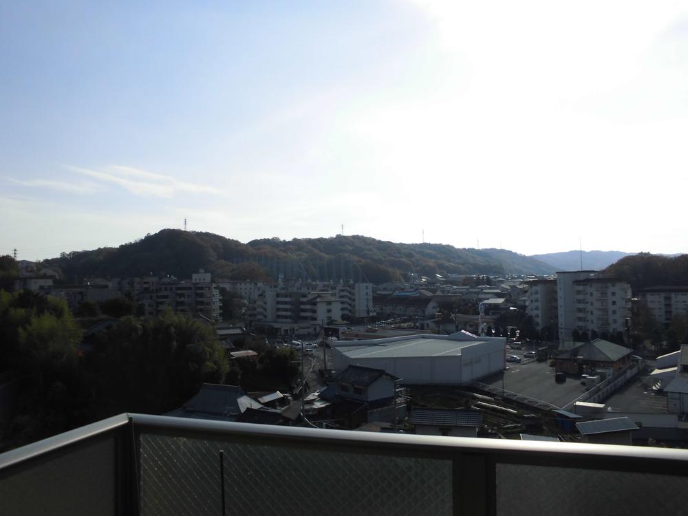 View photos from the dwelling unit. View from the site (November 2013) Shooting