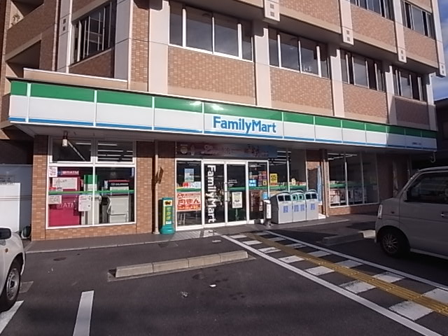 Convenience store. FamilyMart Ikoma AzumaMatsukeoka store up (convenience store) 555m