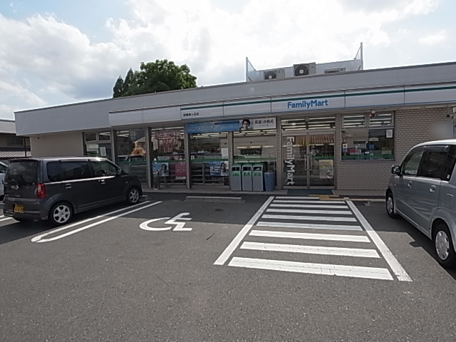 Convenience store. FamilyMart Ikoma Uemachi store up (convenience store) 168m