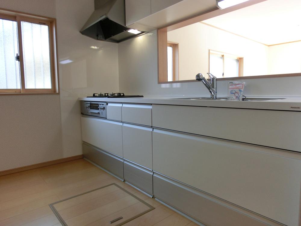 Kitchen. Indoor (11 May 2013) Shooting