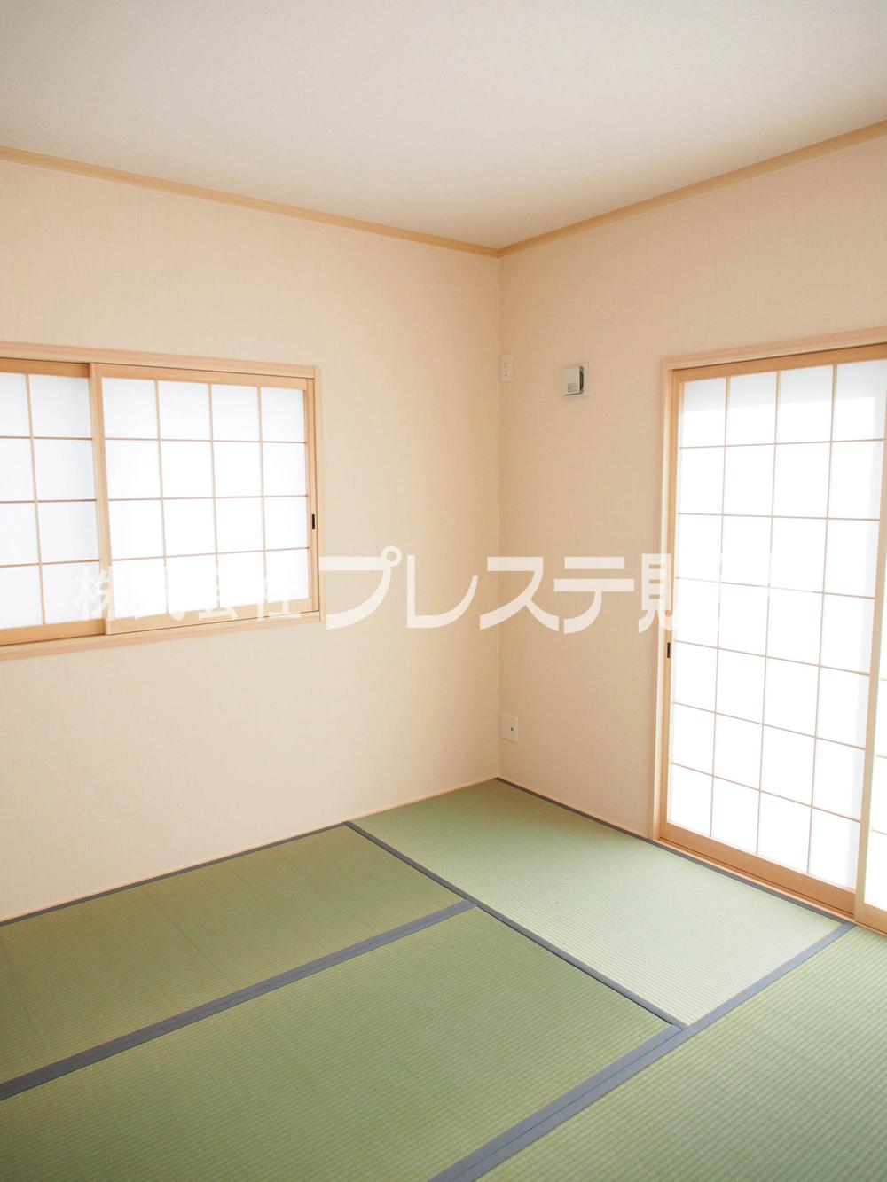 Non-living room. Local photos (Japanese-style)
