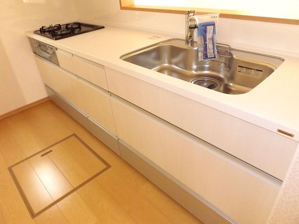 Kitchen. Local photo (kitchen) Slide storage, Water purification function shower faucet