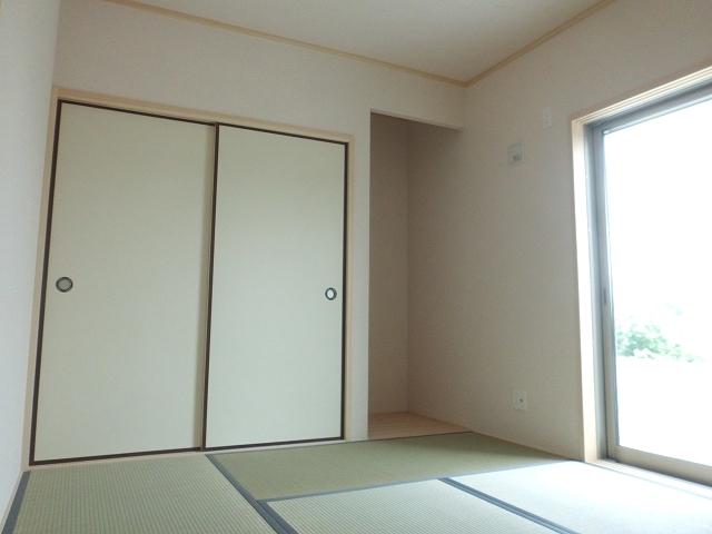 Other introspection. Japanese-style room that can cope with sudden visitor