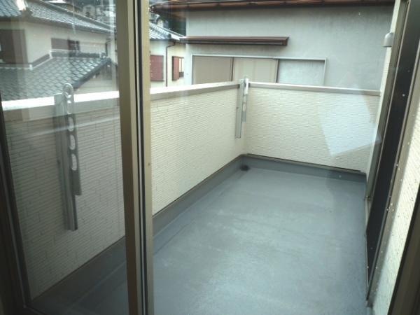 Balcony. (Local photo)