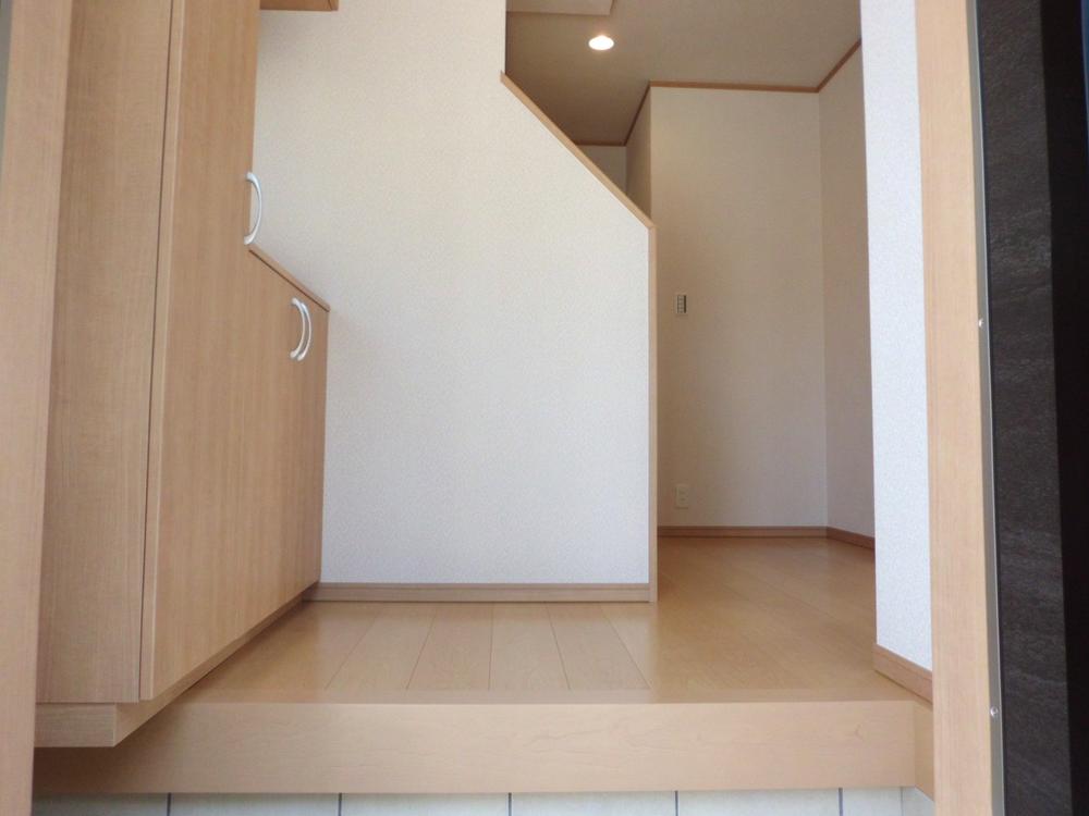 Other introspection. Shoes closet with a widely large entrance! 