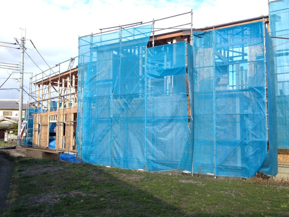 Local photos, including front road. Local (12 May 2013) Shooting