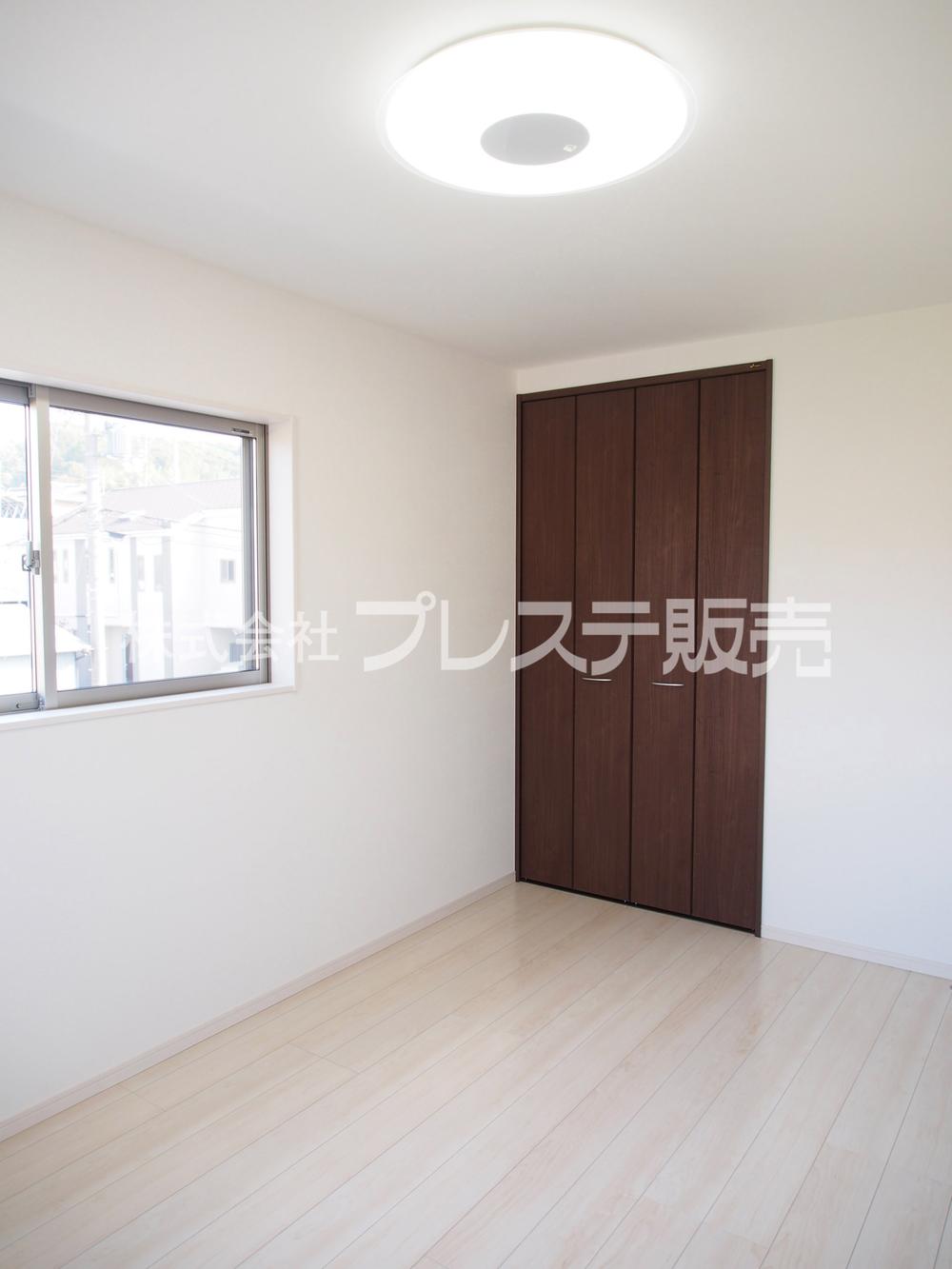 Non-living room. Local photos (room)