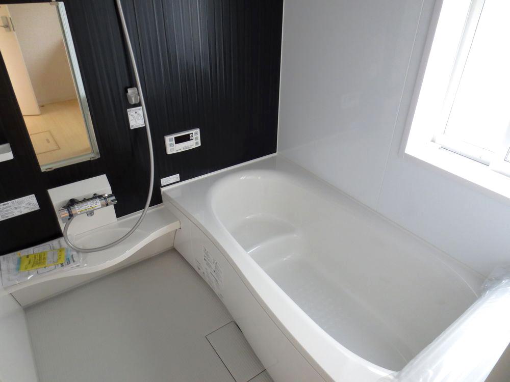 Bathroom.  ■ Automatic hot water filling the bathroom 1 pyeong size, Reheating, With heat insulation function, It is with a bathroom heater dryer (1 Building bathroom) ■ 