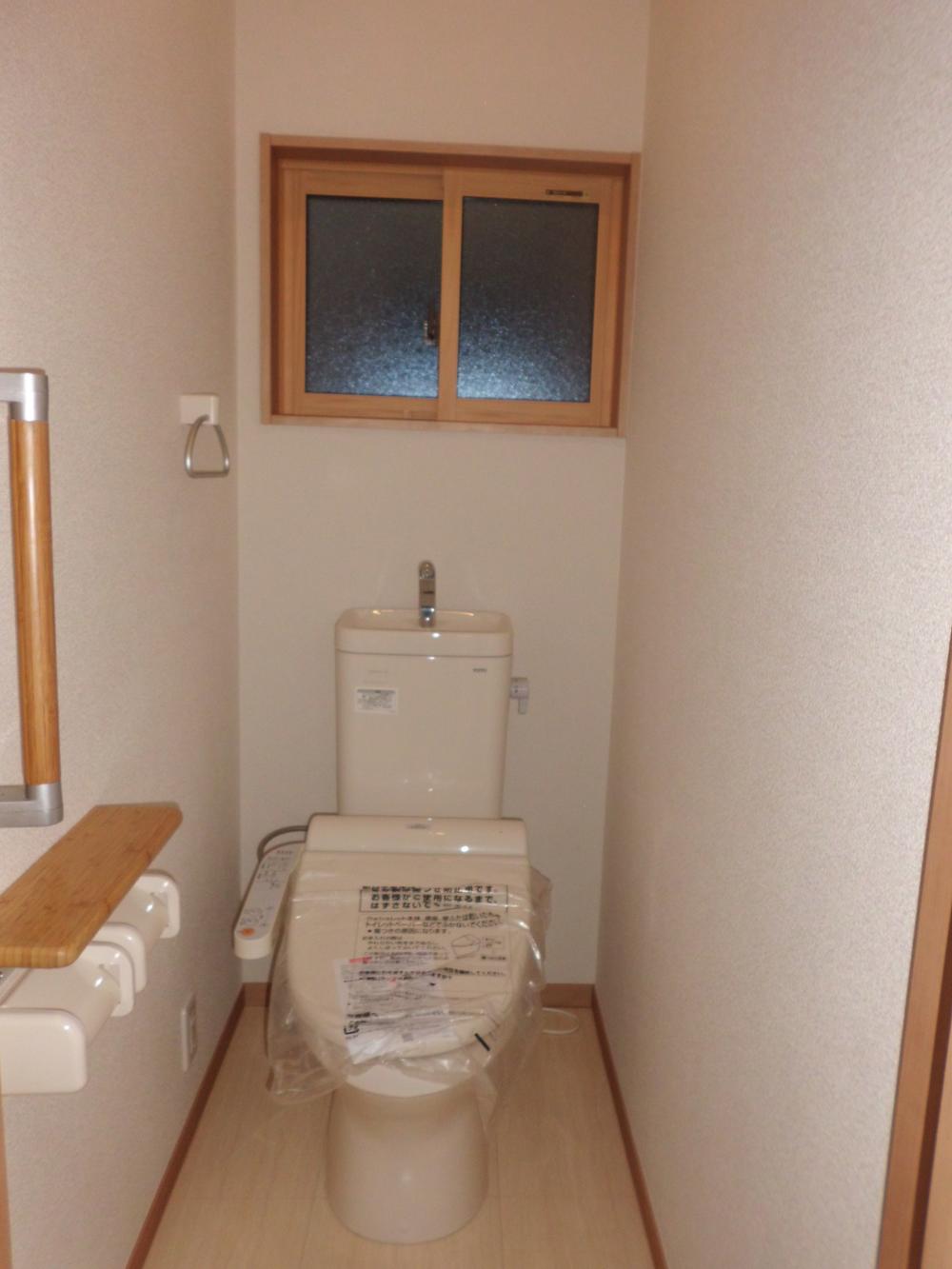 Toilet. With a toilet has also to 2F in the standard specification of the bidet function with toilet.