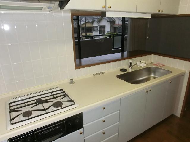 Kitchen. Three-necked gas stove of face-to-face system Kitchen ☆