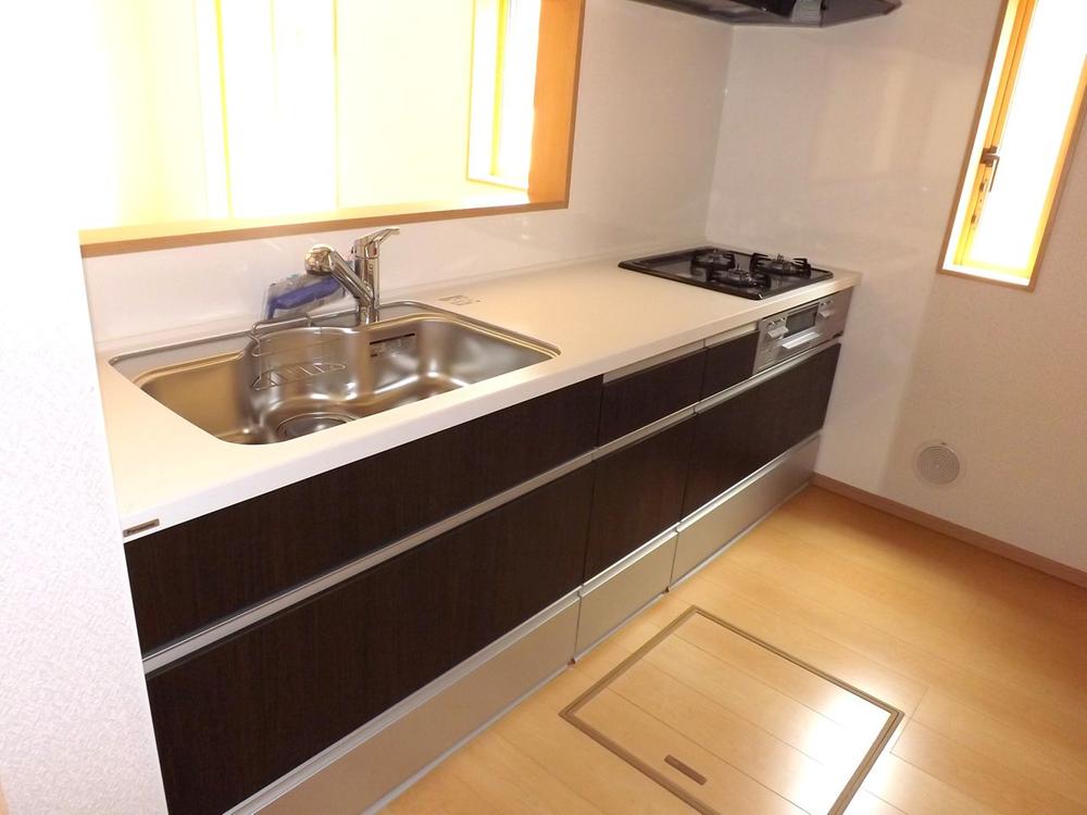 Kitchen. Local photo (kitchen) Slide storage, Water purification function shower faucet