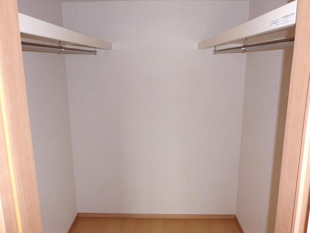 Other introspection. With a large closet Western-style