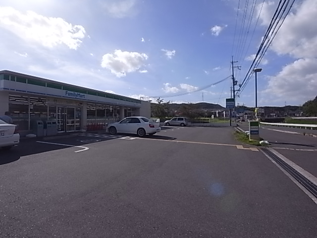 Convenience store. FamilyMart Ikoma Uemachi store up (convenience store) 793m