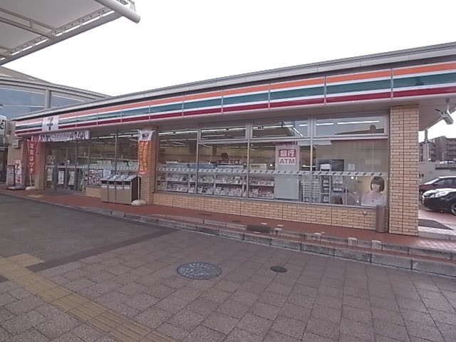 Convenience store. Eleven Ikoma Shiraniwadai Ekimae up (convenience store) 1616m