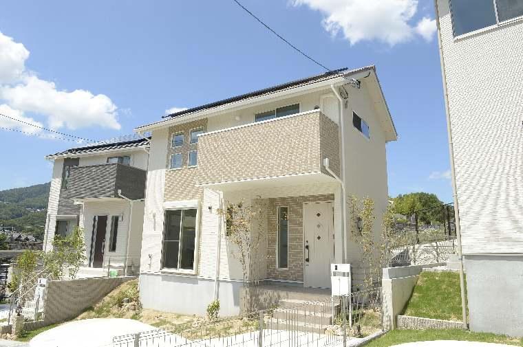 Local appearance photo. No. 2 destination model house There is also a conditional land. You can Ouchi favorite.