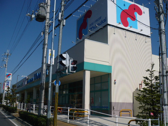 Supermarket. Bandai Nabatake store up to (super) 417m