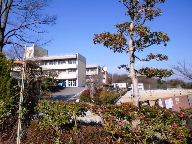 Primary school. 1200m to Ikoma Municipal Tawaraguchi elementary school (elementary school)