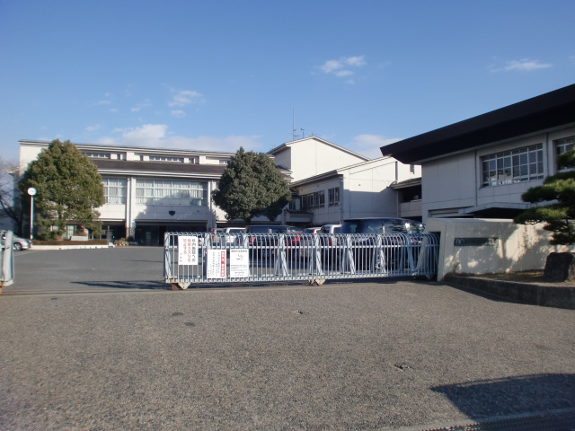 Junior high school. Yamato-Koriyama City Katagiri until junior high school (junior high school) 1606m