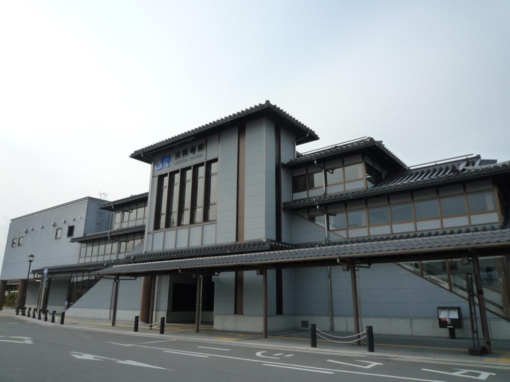 station. 3200m to Horyuji Temple Station