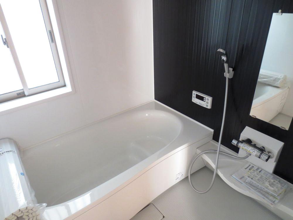 Bathroom.  ■ Automatic hot water filling the bathroom 1 pyeong size, Reheating, With heat insulation function, It is with a bathroom heater dryer (4 Building bathroom) ■ 