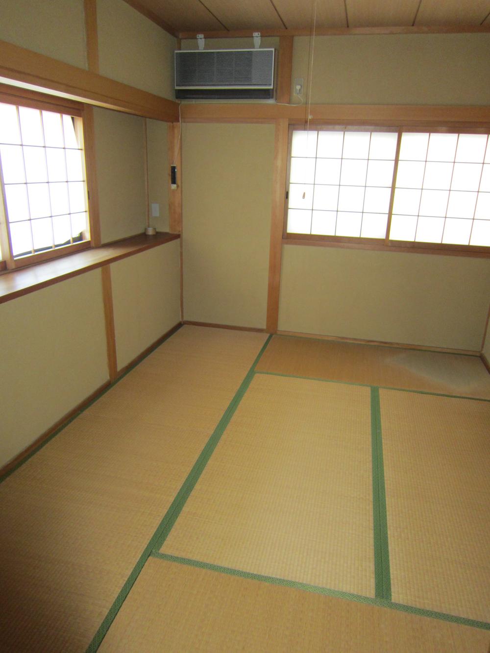 Non-living room. Second floor Japanese-style room part. Good ventilation.        Indoor (September 2013) Shooting