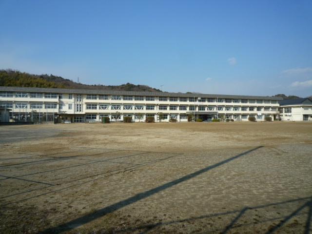 Junior high school. Ikaruga-cho 700m to stand Ikaruga junior high school