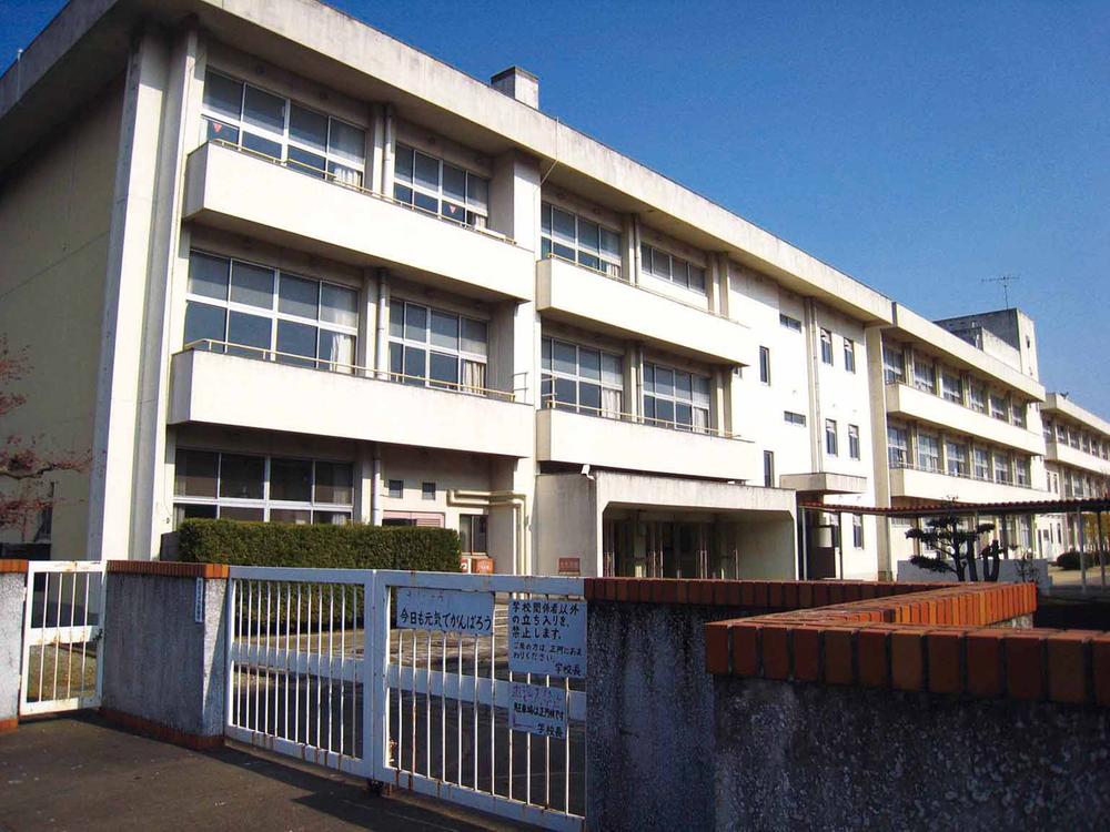 Primary school. Ikaruga Nishi Elementary School up to 1100m to 1100m Ikaruga Nishi Elementary School