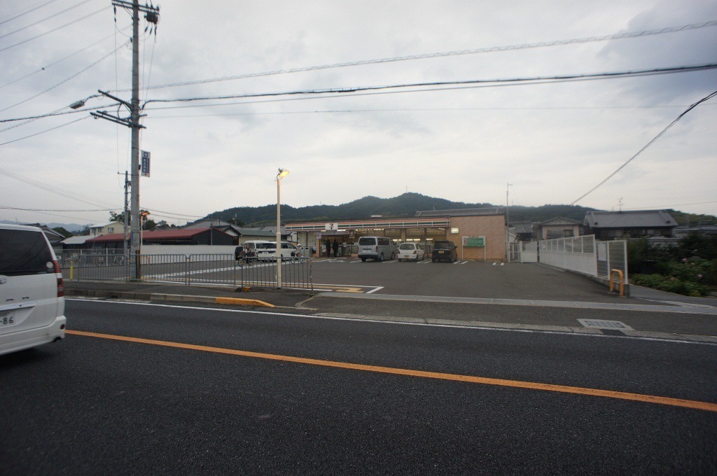 Convenience store. Seven-Eleven Ikaruga-cho Tatsuta store up (convenience store) 137m