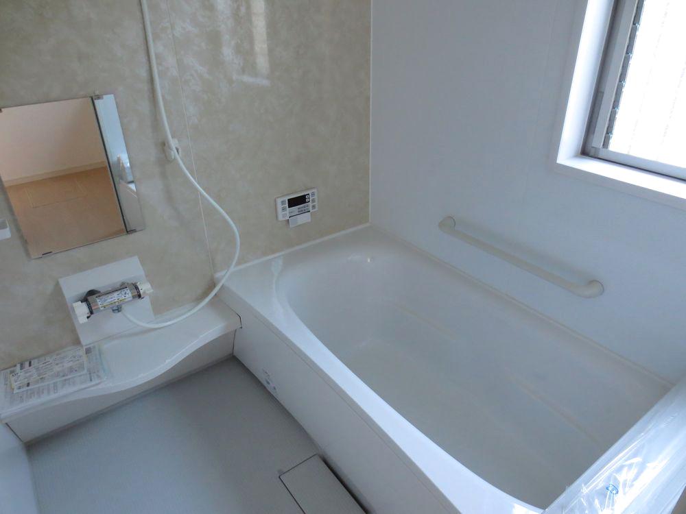 Bathroom.  ■ Bathroom 1 pyeong size automatic hot water beam, Add-fired function, Bathroom is equipped with heating dryer ■ 