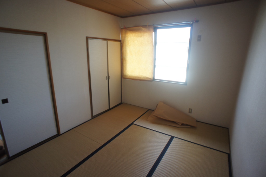 Other room space. What room is also bright ☆