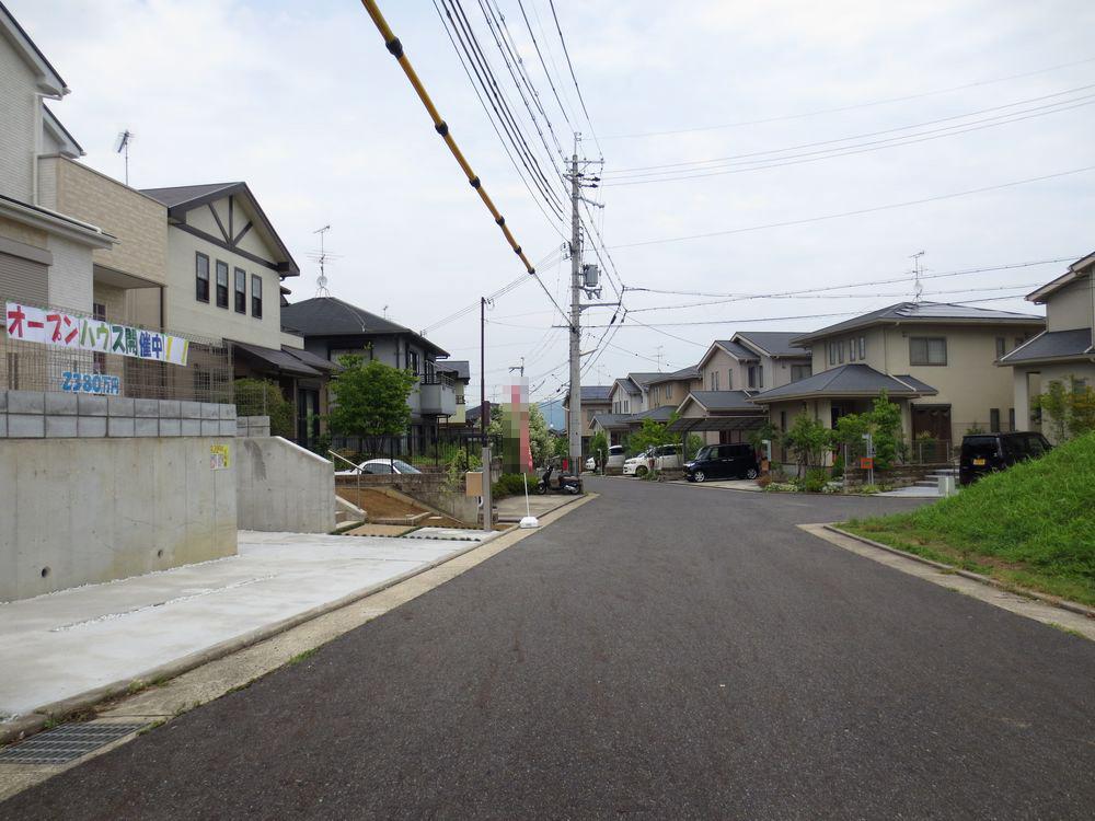 Local photos, including front road.  ■ There is a feeling of opening in the front road about 6m ■ 