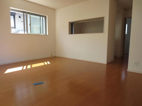 Living.  ■ The window of the living room does not have to worry about condensation so we use a pair of glass (3 Gochi living) ■ 