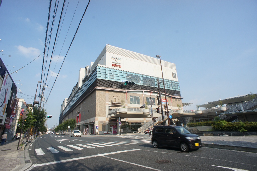 Shopping centre. Riberu Oji until the (shopping center) 2031m