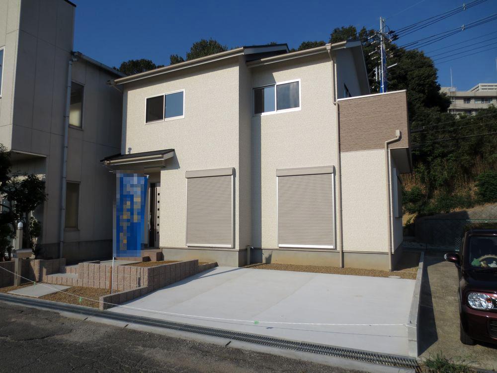 Local appearance photo.  ■ Parking spaces 2 units can be ■ 