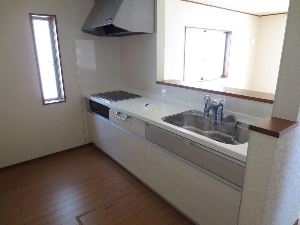 Kitchen.  ■ The kitchen is equipped with a water purifier (1 Building kitchen) ■ 