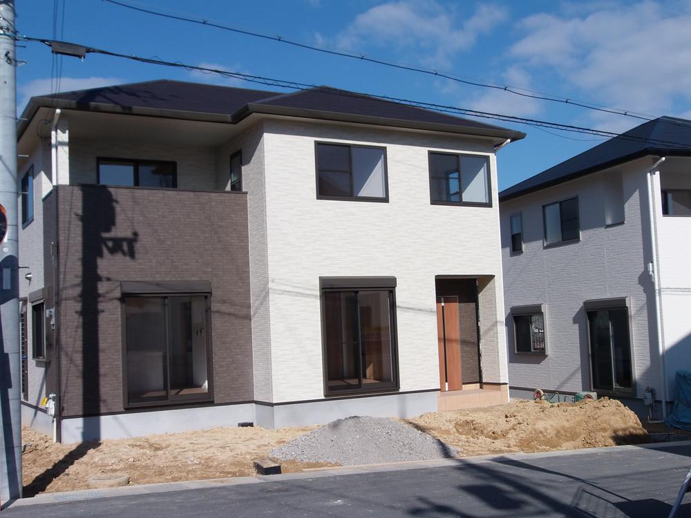 Local appearance photo. Local (2013 December) shooting south-facing building in the No. 27 place