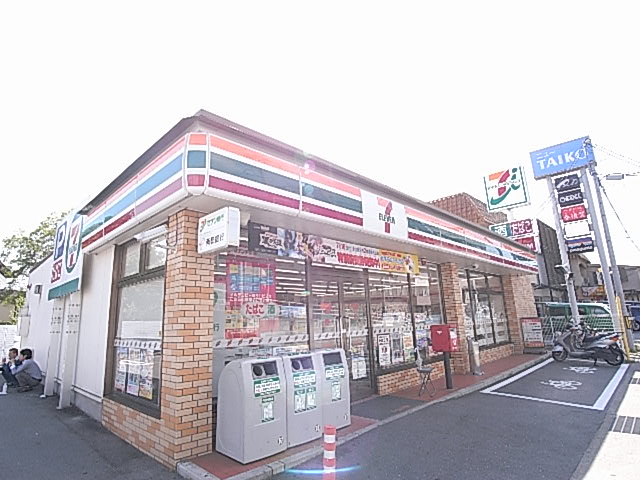 Convenience store. Seven-Eleven Kashiba Kawaraguchi store up (convenience store) 659m