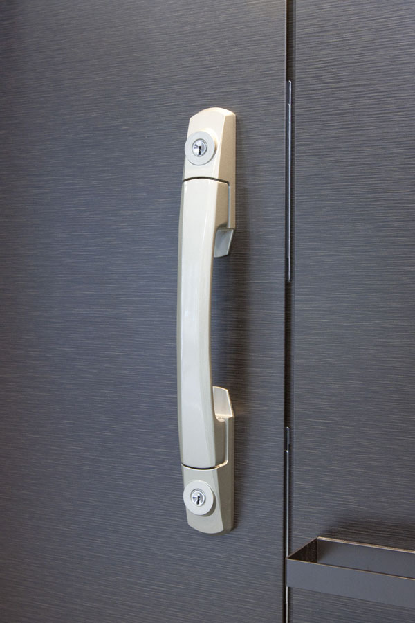 Other.  [Push-pull door handle] Since the push-pull door handles that can be opened and closed the door with a simple operation has been adopted, You can close comfortably open (same specifications)