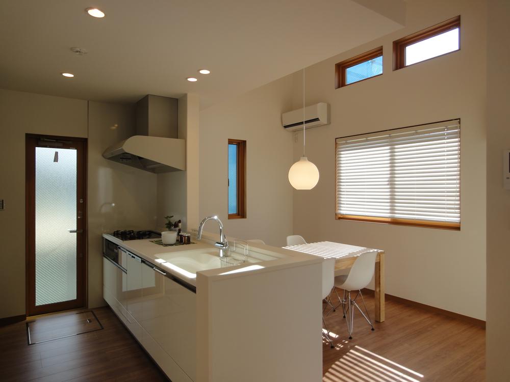 Model house photo. kitchen ・ dining