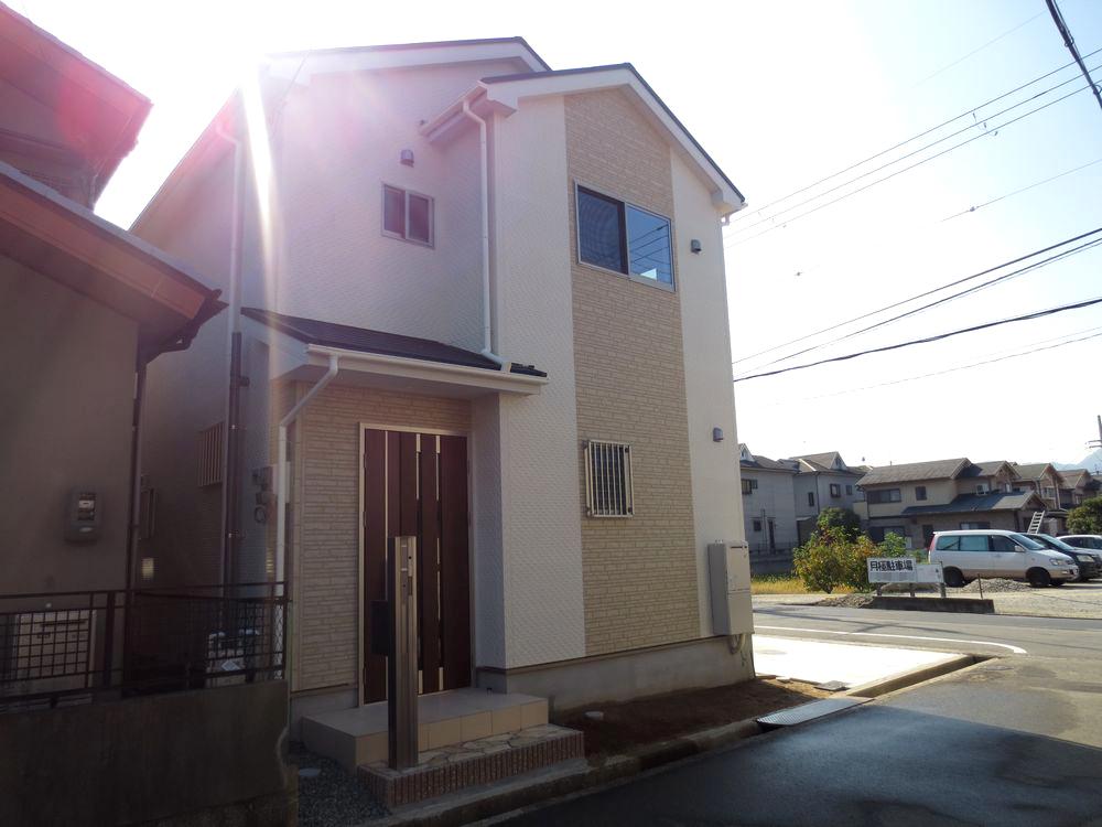 Local appearance photo. ■ Residential stain-resistant exterior wall siding specifications with solar power system Exterior construction costs included! ■